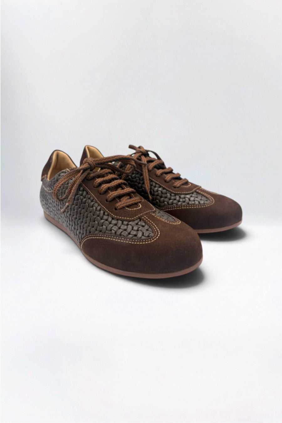 Zinnia Trainer Classic Chocolate