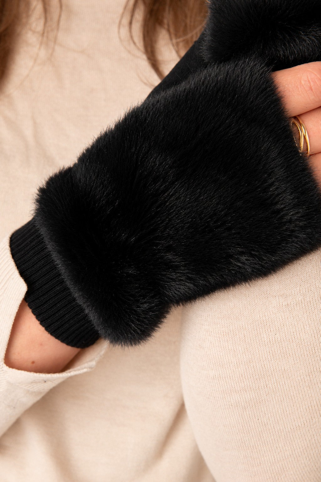 Luna Black Faux Fur Fingerless Glove